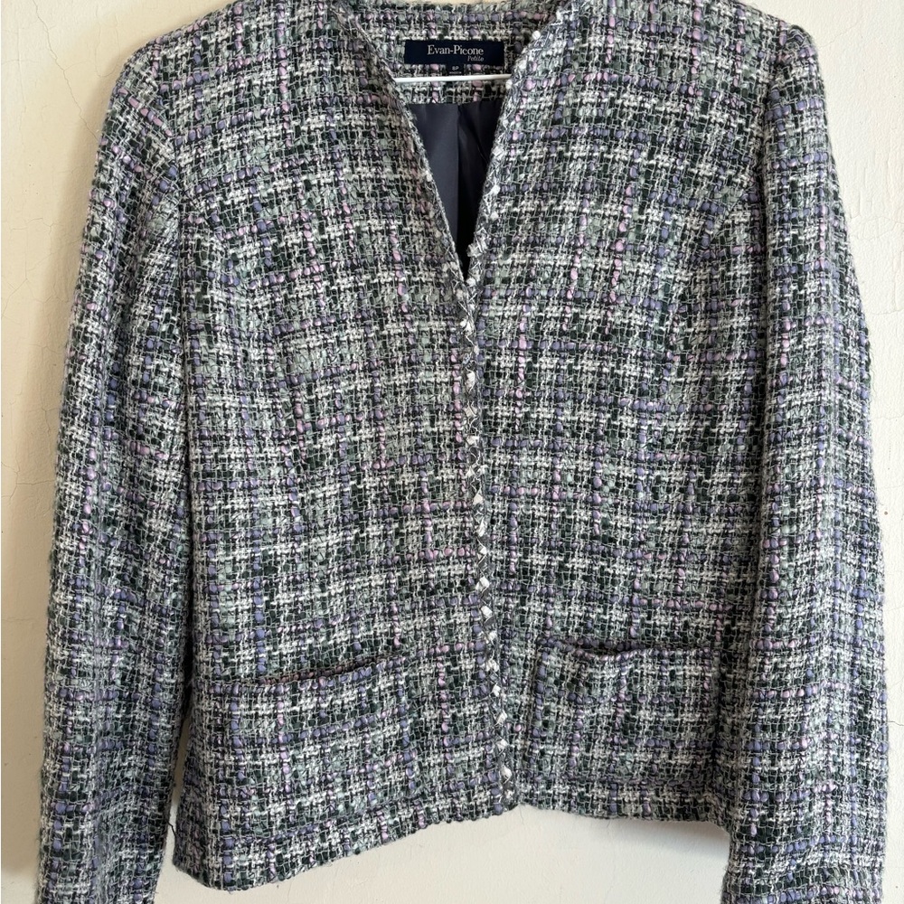 Evan Picone Women's Tweed Blazer Gray and
White with a hint of Pink throughout.